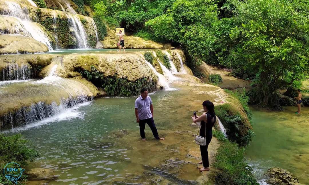 Bàu nước sôi gần thác Mai