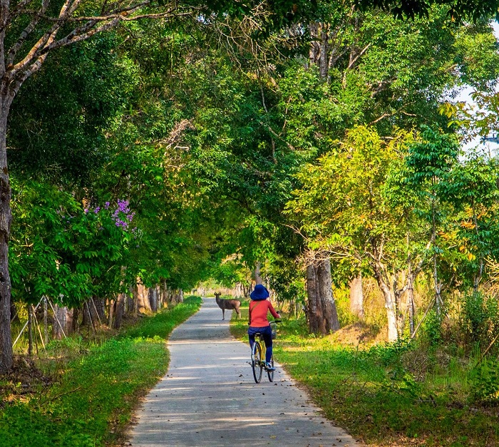 Đạp xe khám phá làng Tà Lài
