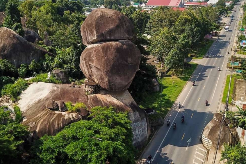 Đá Ba Chồng Đồng Nai