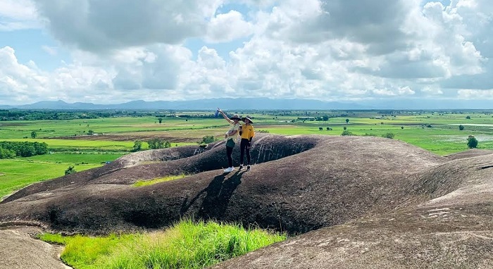 Leo lên Đá Chữ Thập
