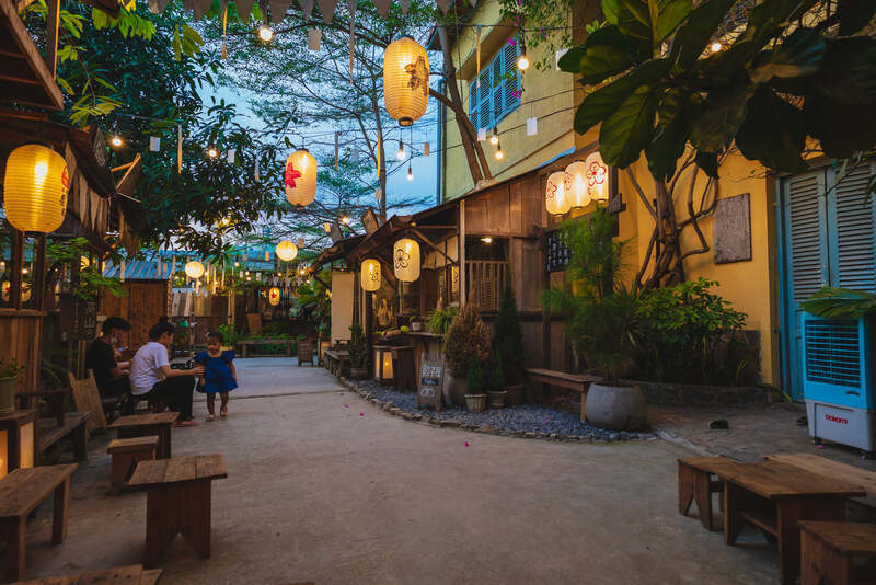 Không gian sân vườn HONDA Cafe