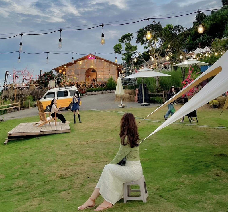 Không gian Lưng Chừng Mây