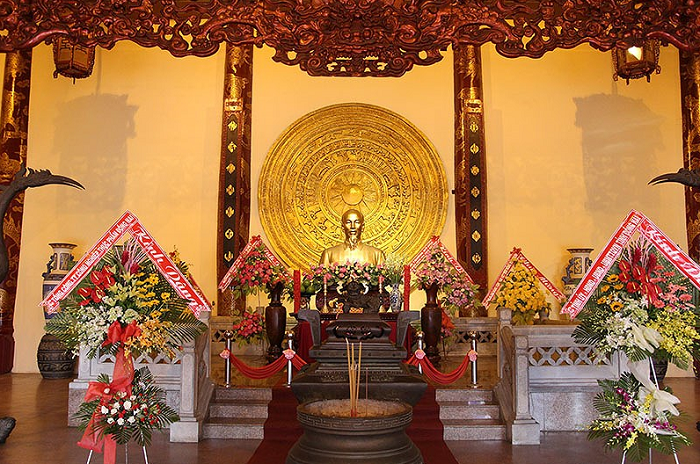 Văn miếu Trấn Biên Đồng Nai bàn thờ Chủ tịch Hồ Chí Minh tại văn miếu Trấn Biên