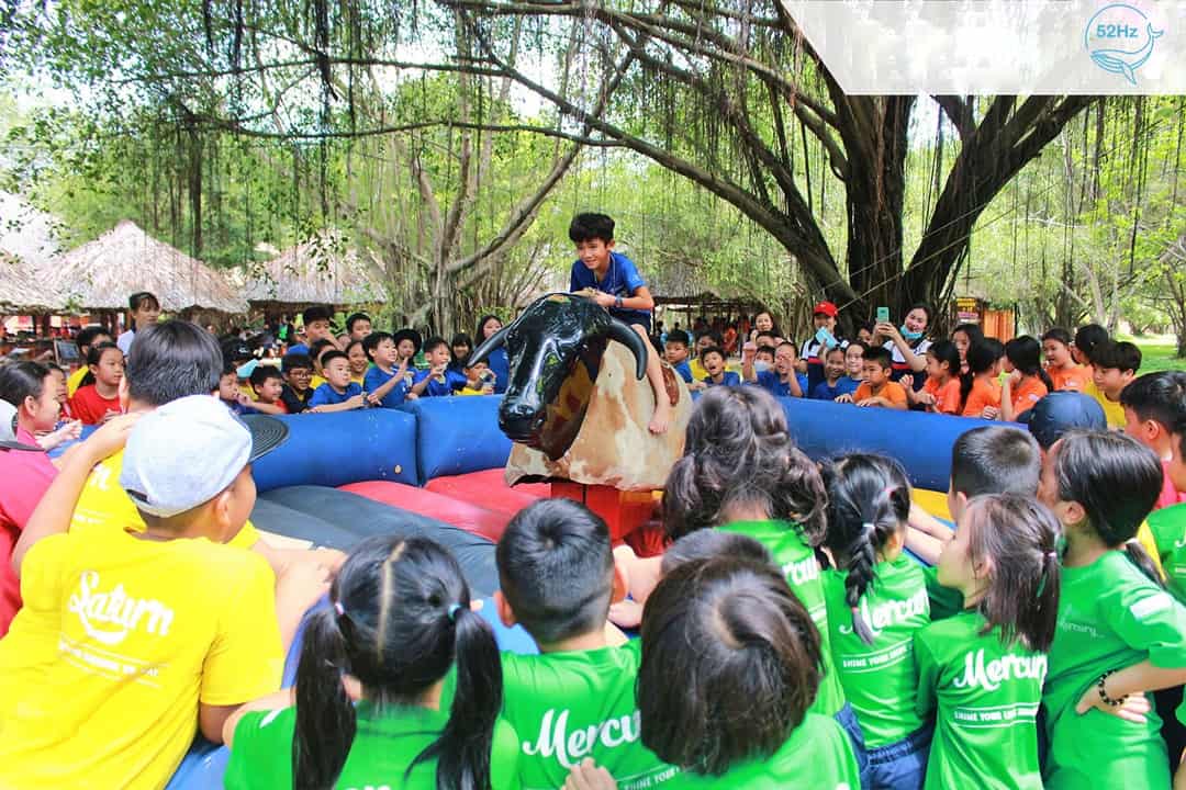 Trò chơi tại Bò Cạp Vàng