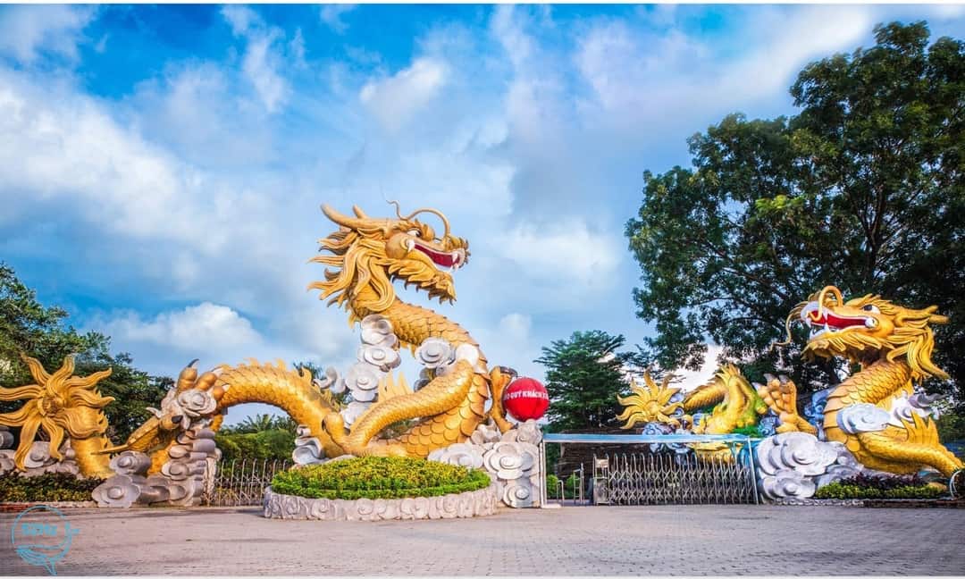 Cổng khu du lịch Bửu Long