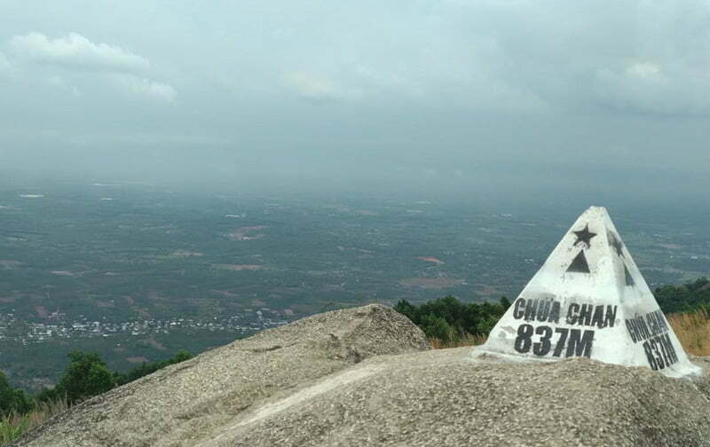 Đỉnh núi Chứa Chan 837m