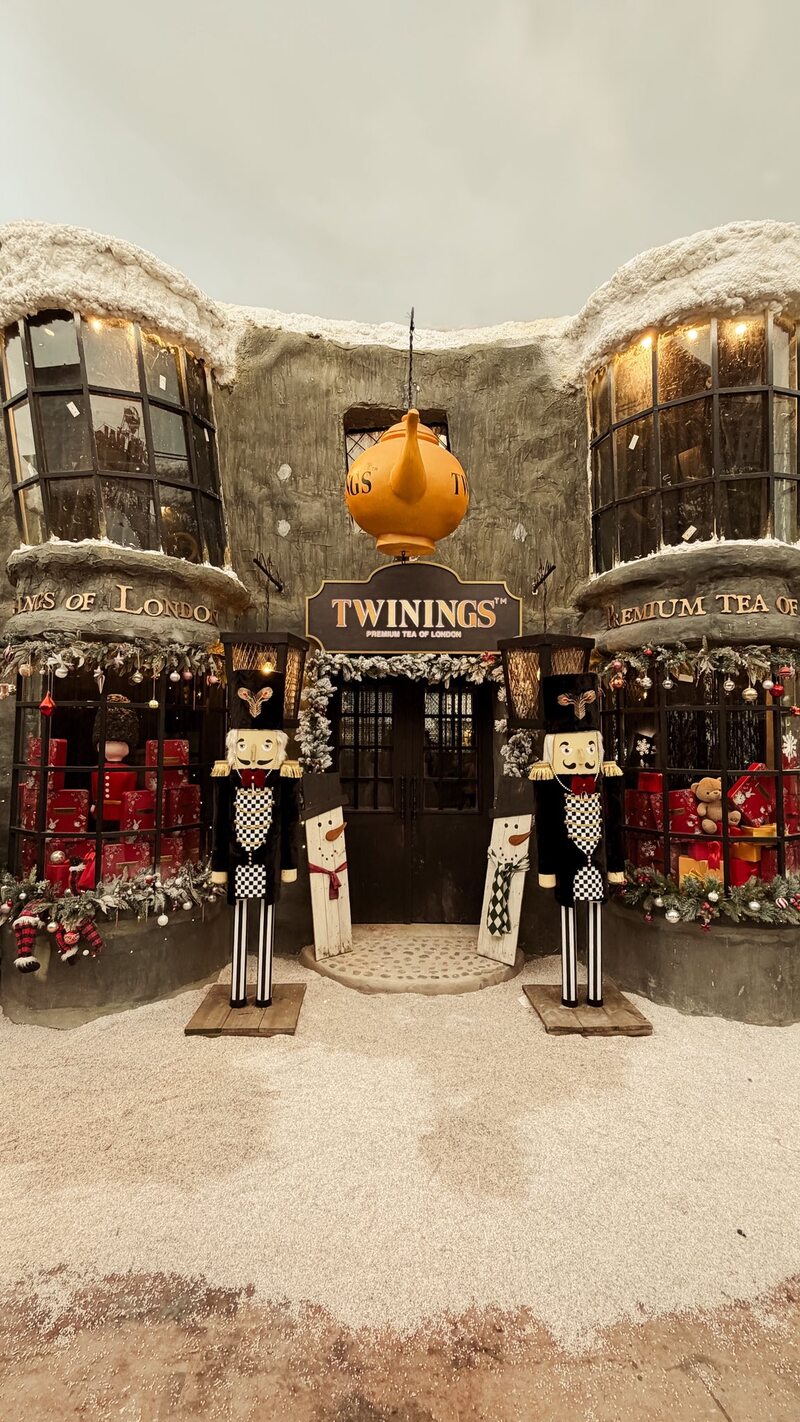 Trang trí Giáng Sinh The K