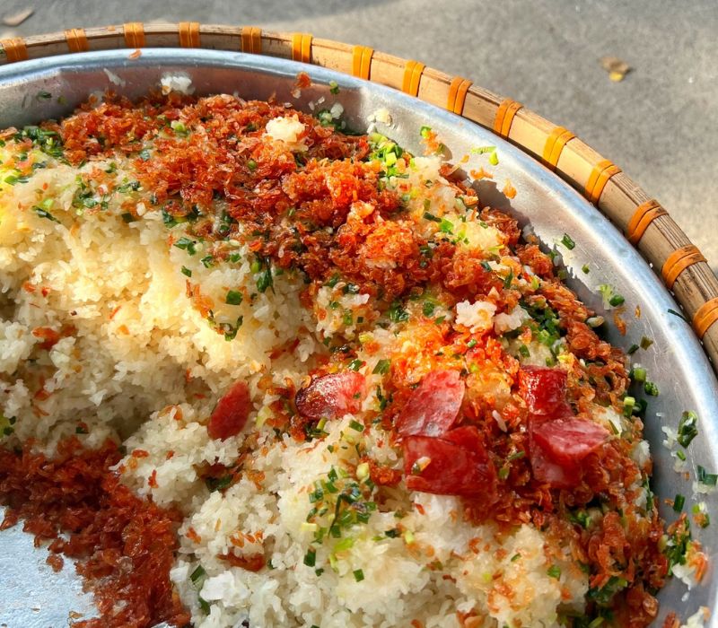 Thúng xôi bà Bảy bên ga Biên Hòa